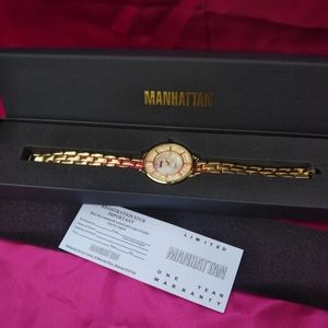 Maanhattan by Croton  watch